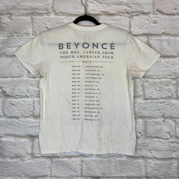 BEYONCE White T Shirt 2013 Medium The Mrs. Carter World Tour Concert Damaged - Picture 4 of 10